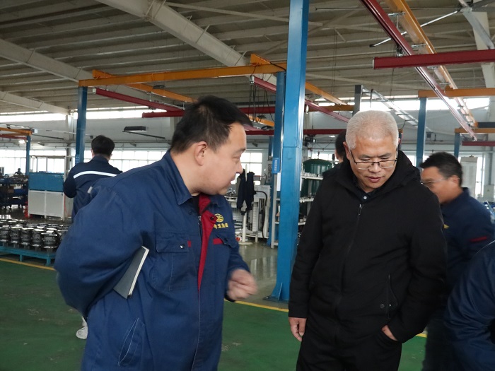 山東卡特重工機(jī)械有限公司劉總一行蒞臨力克川參觀交流 (2).JPG 山東卡特重工機(jī)械有限公司劉總一行蒞臨力克川參觀交流 (2).JPG