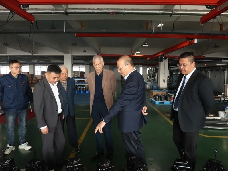 第七屆工程機(jī)械行業(yè)標(biāo)準(zhǔn)化工作會(huì)議暨2024年中國(guó)工程機(jī)械工業(yè)協(xié)會(huì)標(biāo)準(zhǔn)化工作委員會(huì)年會(huì)8.jpg 第七屆工程機(jī)械行業(yè)標(biāo)準(zhǔn)化工作會(huì)議暨2024年中國(guó)工程機(jī)械工業(yè)協(xié)會(huì)標(biāo)準(zhǔn)化工作委員會(huì)年會(huì)8.jpg