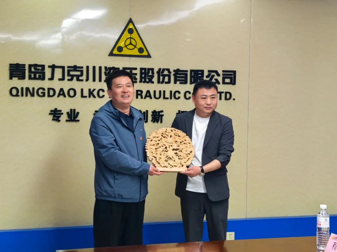 共敘鄉(xiāng)情&nbsp;&nbsp; 共謀發(fā)展4.jpg